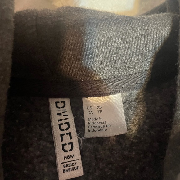 H&M zip up - Picture 1 of 2